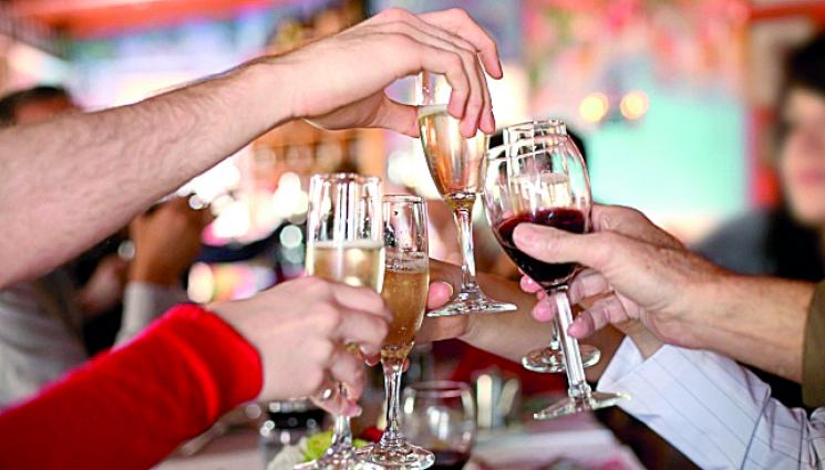 Студенти с гривнички пият с намаление - Пръскаме 200 лева за студентския празник