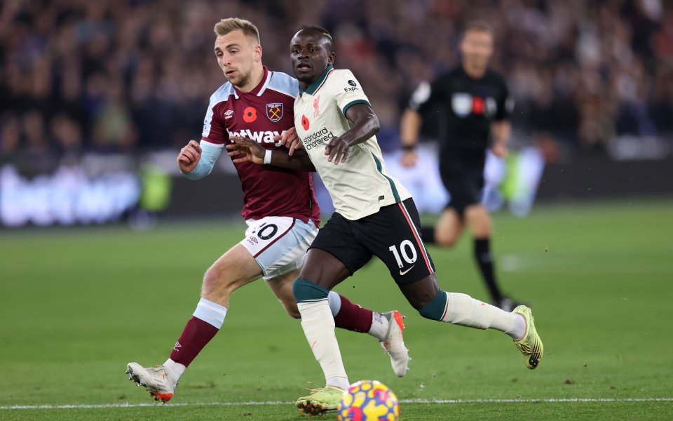 Отборите на Уест Хем Юнайтед и Ливърпул играят при в