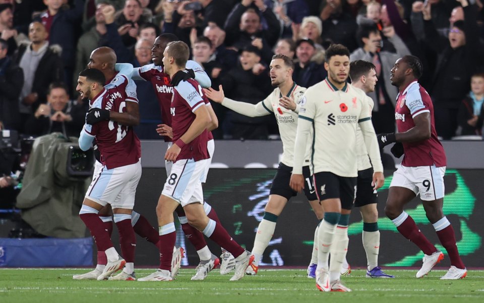 Отборите на Уест Хем Юнайтед и Ливърпул играят при в