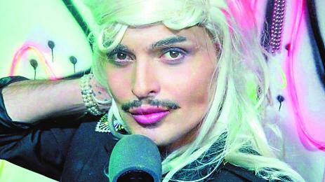 Иво Димчев прави концерти в колата си