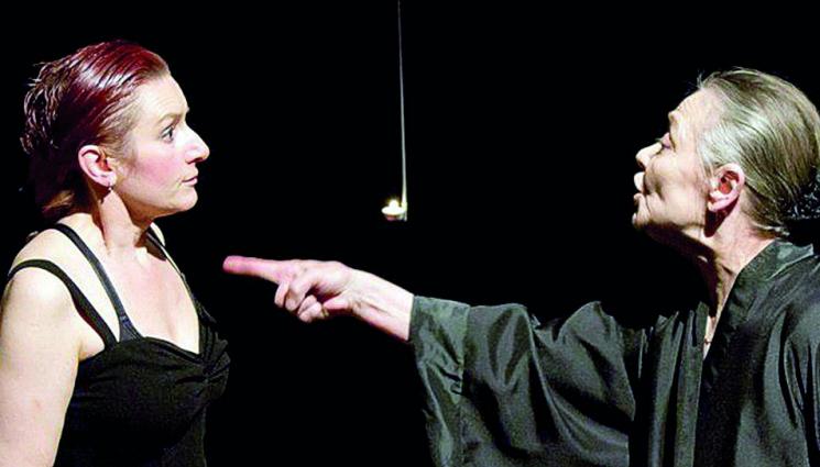 Цветана Манева играе онлайн - ОТЛИЧНИЦИ: Цветана Манева с наградата на София!