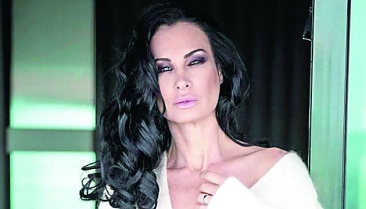 Цеци Красимирова брани Боршукова Гери Никол Жанет - КАТО ТЕЛЕГРАФЕН СТЪЛБ: Цеци Красимирова разкри защо се е нашарила от главата до петите! (СНИМКИ)