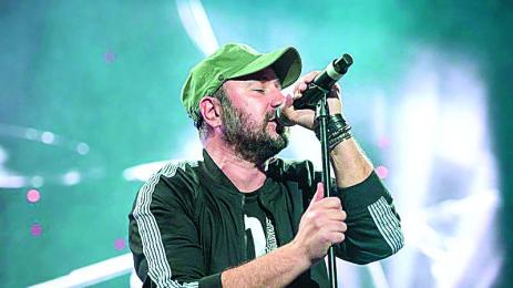 Лолова и Вълдобрев четат на морето