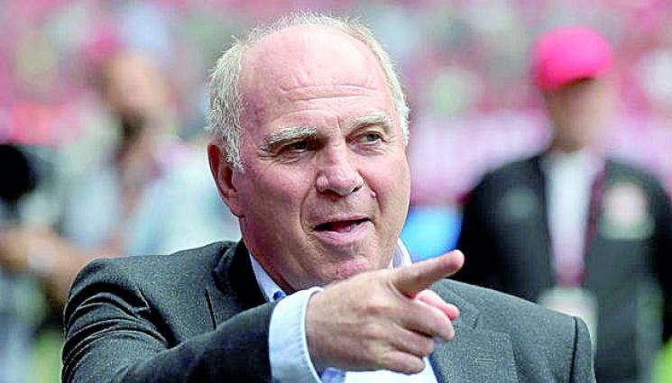 Хьонес размаха пръст на агитките - Ули Хьонес разкри, че дори и Байерн да беше спечелил всички купи пак щяха да натирят Оливер Кан