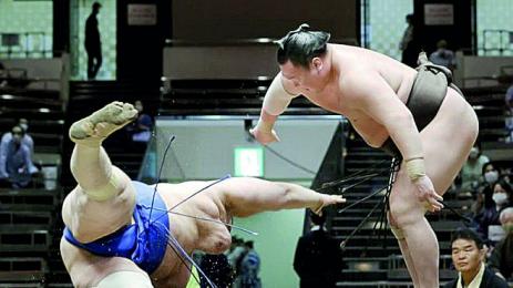 Аоияма спря черна серия