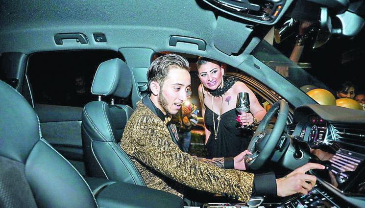 Софка подари джип на Лоренцо - ШОК: Издирват Лоренцо на Софи Маринова за трафик на мигранти