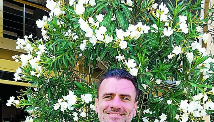 С дипломи от цял свят доктор Димитров прави зъби на - С дипломи от цял свят доктор Димитров прави зъби на село