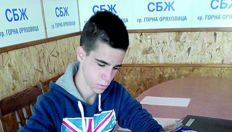 Лъчо и неговата команда спасяват затънали в беди - Лъчо и неговата команда спасяват затънали в беди