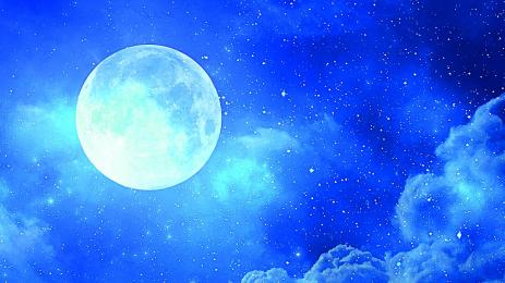 Синя луна изгрява за Хелоуин