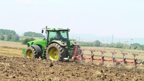 Дават 30 000 евро на младежи да станат фермери