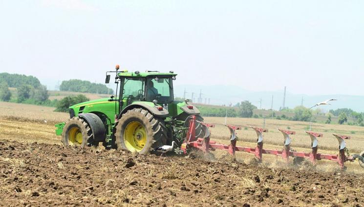 Дават 30 000 евро на младежи да станат фермери - ФЕРМЕРИ на протест за 100 млн. лв.