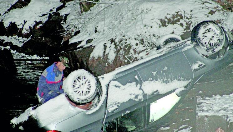 Още се чудят защо Стоян се хвърли с БМВ то - Още се чудят защо Стоян се хвърли с БМВ-то в Чая 