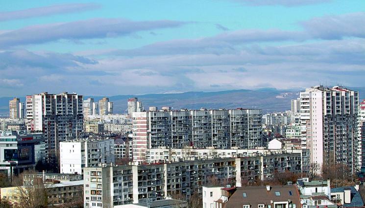 Търсим тристайни жилища заради хоум офиса - СПОРЕД ПОСЛЕДНИ ДАННИ: 4 млн. жилища за 6 млн. българи!