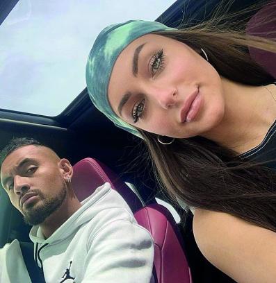 Кириос изгони балдъзата