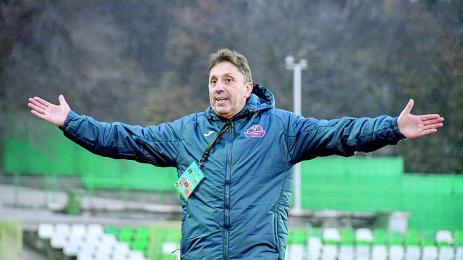 Орела готов със състава за Левски