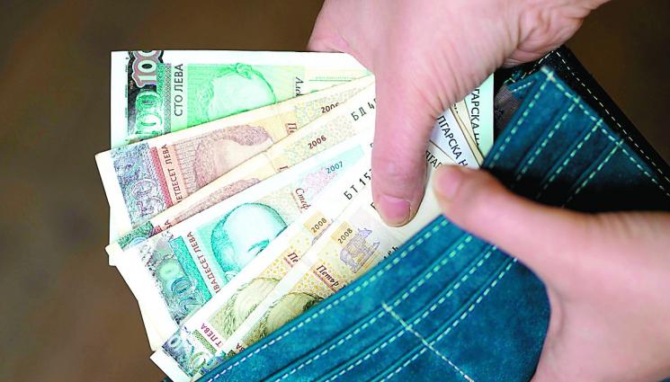 Събирачи на дългове подвеждат за давността - НОВИ ПОДХОДИ: ЧСИ искат доброволно събиране на дългове за ток и парно