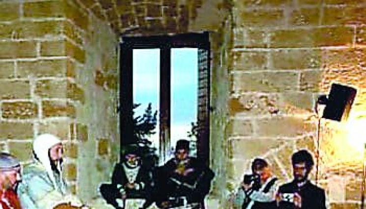 Рада в Италия попадна на хора и стана поет - Рада в Италия 
попадна на хора 
и стана поет