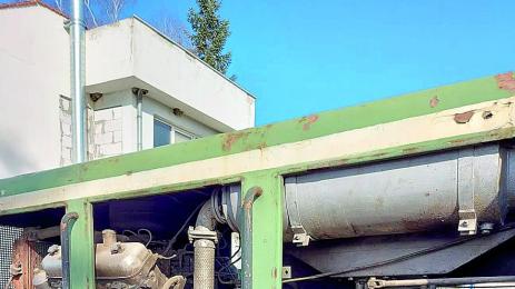 Велинградски бизнесмен реставрира ретро локомотив