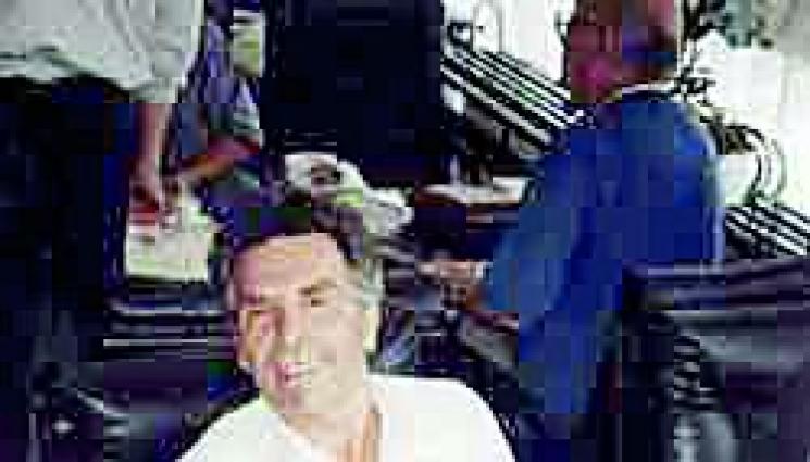 Иманяри дирят съкровището на Императора -  Иманяри дирят съкровището на Императора