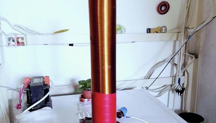 Изобретател трепе COVID по банкнотите - Изобретател трепе
COVID по банкнотите