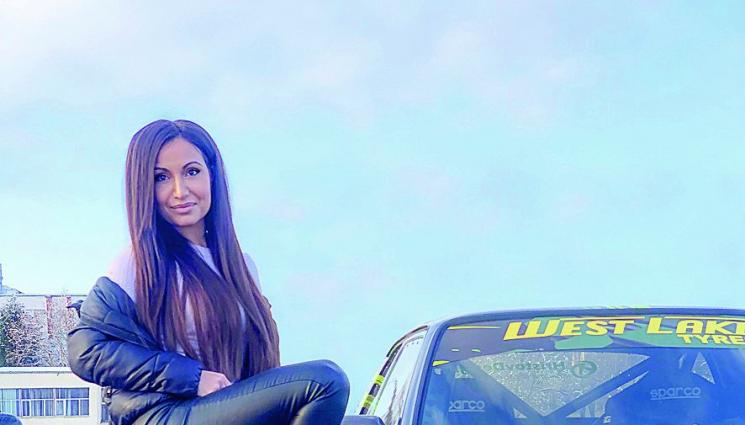 Мария лети по ралита но я скъсали на шофьорския - Мария лети по ралита, но 
я скъсали на шофьорския