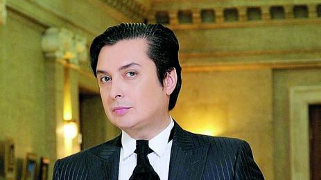 Васил Петров си подари албум за ЧРД