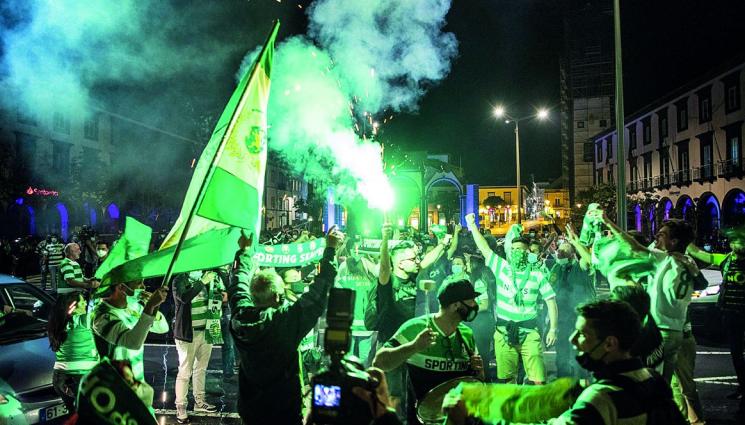 Спортинг ликува след 19 г - Спортинг продължава със силното си представяне! Тимът удари