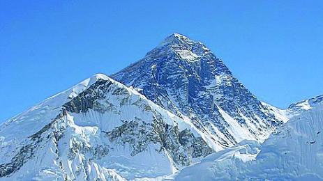Китай спира експедициите до Еверест