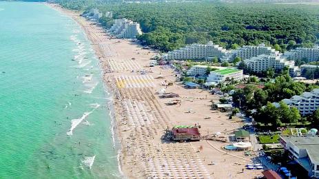 Морето на половин цена през юни