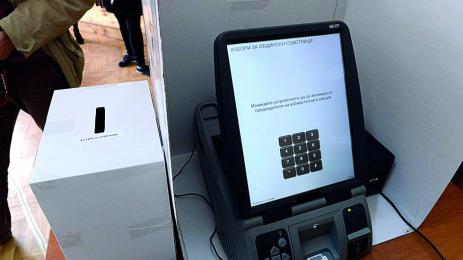 Ще бъдат доставени всички 1500 машини за вота