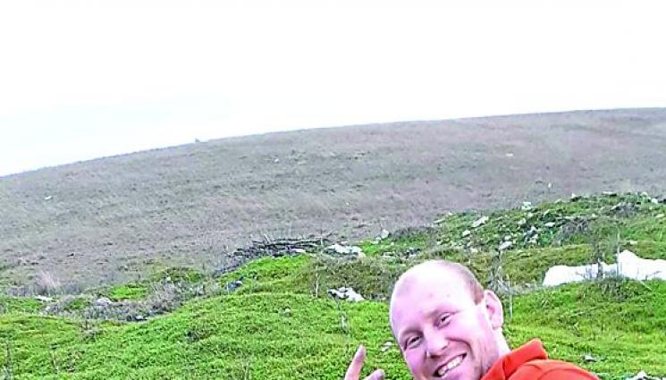 Семейство превърна сметище в райска градина - Семейство превърна
сметище в райска градина