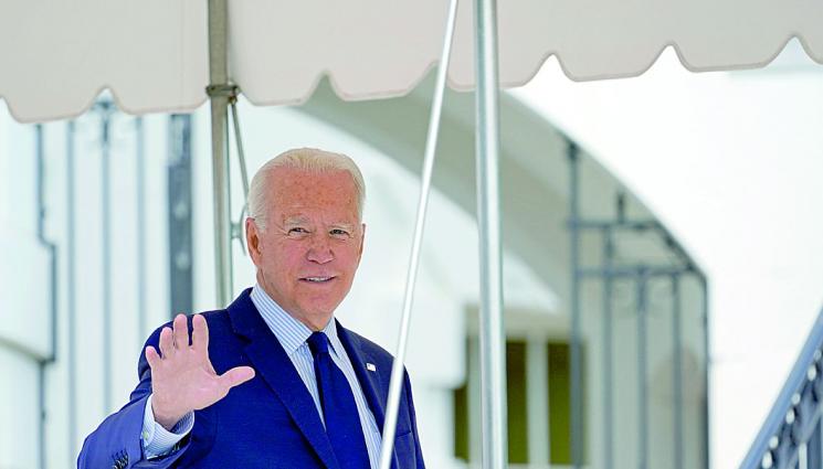 Байдън Фейсбук убива хора с фалшиви новини за ваксините - Джо Байдън сготви обяд на бедните във Вашингтон (СНИМКА)