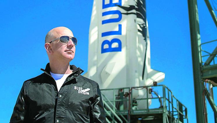 Безос се готви за полета на Ню Шепард - ЯЗЪК МУ ЗА МИЛИАРДИТЕ: Безос не си плати в Хърватия! (СНИМКИ)