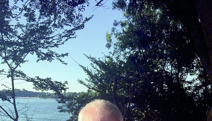 Инженер на Кадафи прави ток от морето - Инженер на Кадафи 
прави ток от морето 