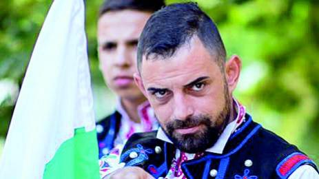 Хореограф прави шампиони с народни танци