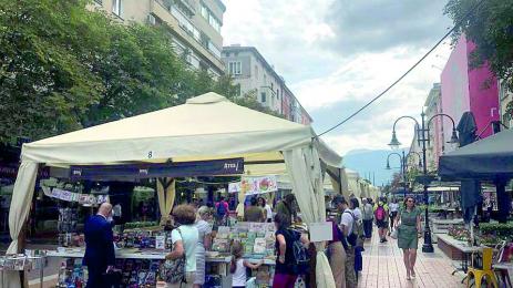 Представят над 120 заглавия в Алея на книгата