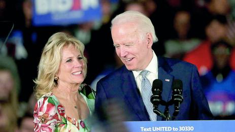 Джил Байдън се върна в класната стая