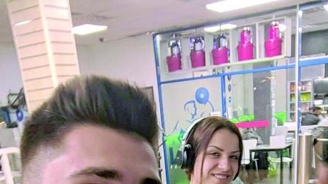 Наш пожарникар пи чай с принц Уилям