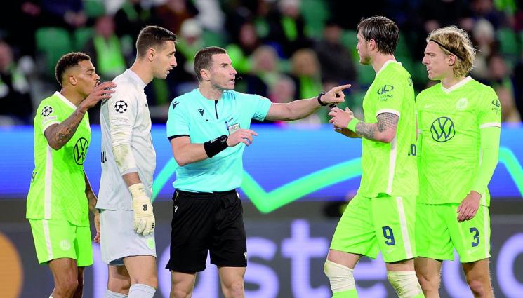 От Волфсбург с критики към Георги Кабаков - Георги Кабаков ще ръководи решаващия мач на Роналдо и Юнайтед в Лига Европа