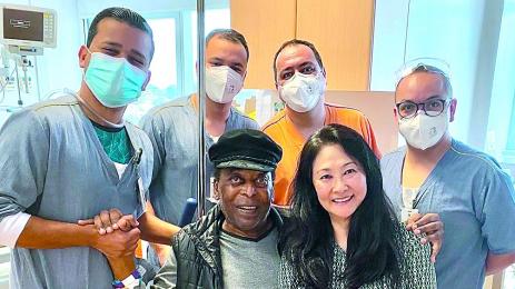 Изписаха Пеле започва химиотерапия