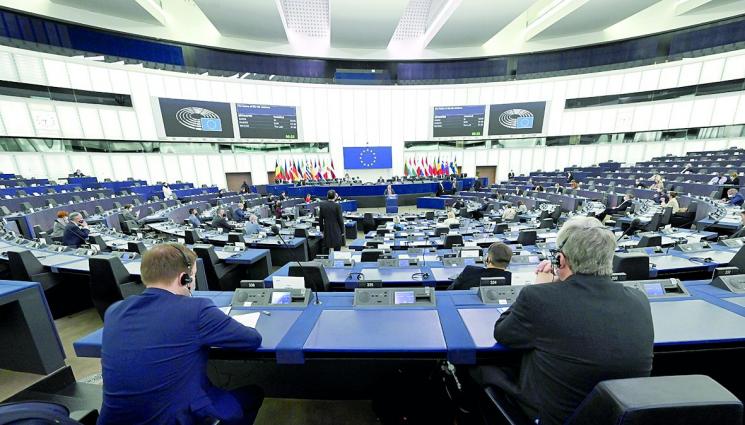 ЕП се противопоставя на масовото наблюдение - Европейският парламент настоява България и Румъния да бъдат приети в Шенген до края на годината