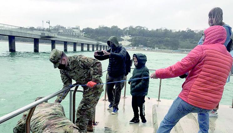 Водолази и рейнджъри извадиха 200 кг боклук - Водолази и рейнджъри
извадиха 200 кг боклук