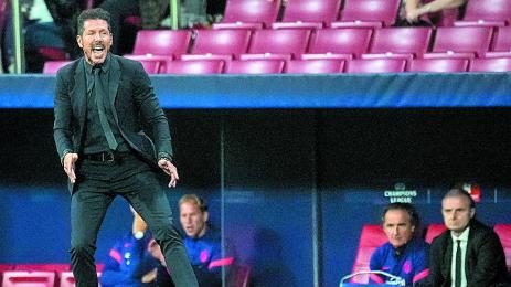 Симеоне едва събра отбор за Ливърпул