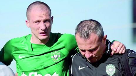 Недялков гледа Лудогорец с ботуш и патерици