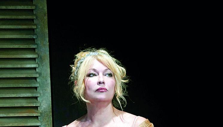 Племенник влюбен в Емануела Шкодрева - Племенник влюбен в 
Емануела Шкодрева