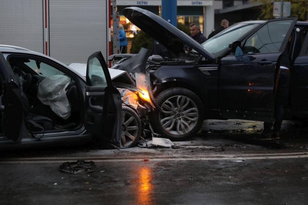 Общо 556 души са загинали, а 7576 са били ранени