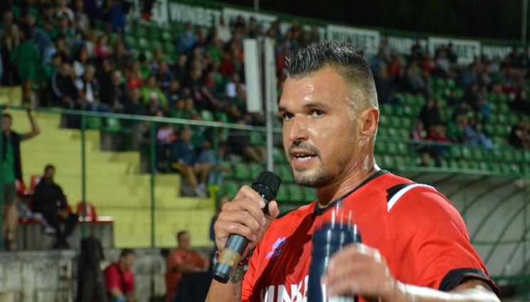 Валери Божинов - ГРЪМ ОТ ЯСНО НЕБЕ: Божинов напусна Септември