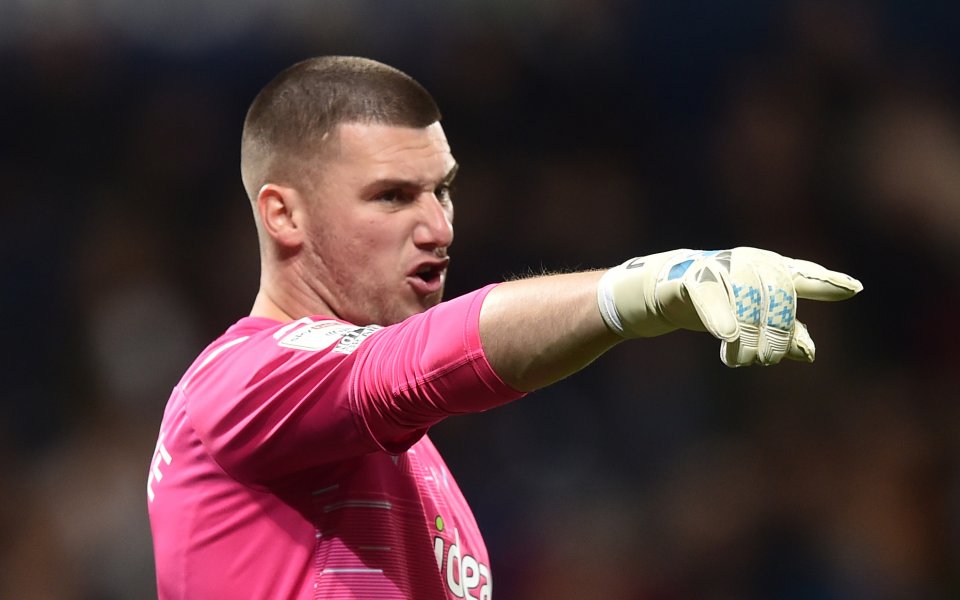 Английският вратар Сам Джонстън е следен от пет отбора от