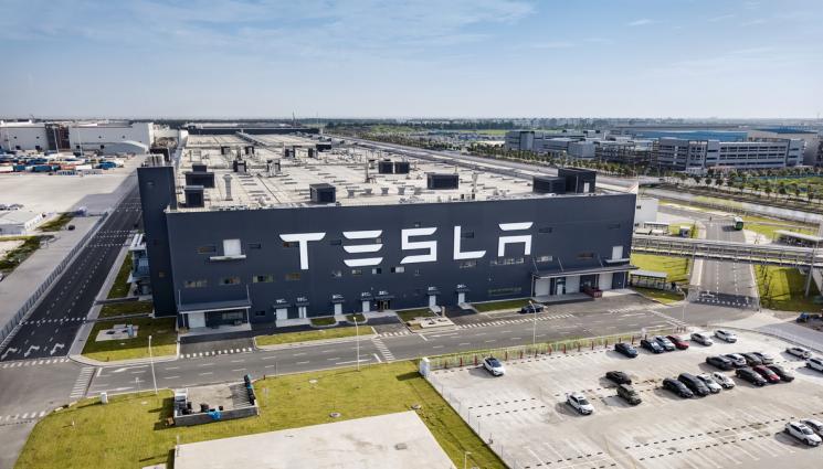 Тесла - Мъск разпродаде акции на Tesla за над $5 млрд.