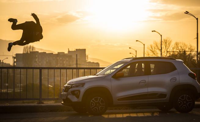  STOP & GO: Spring Electric е дълга едвам 3,73 м (1,62 м ширина и 1,51 м височина), а пътният й луфт е 150 мм. 